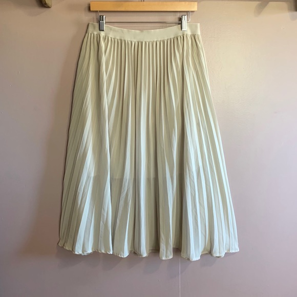 Philosophy Dresses & Skirts - PHILOSOPHY GREY/BEIGE CHIFFON PLEATED MIDI SKIRT M